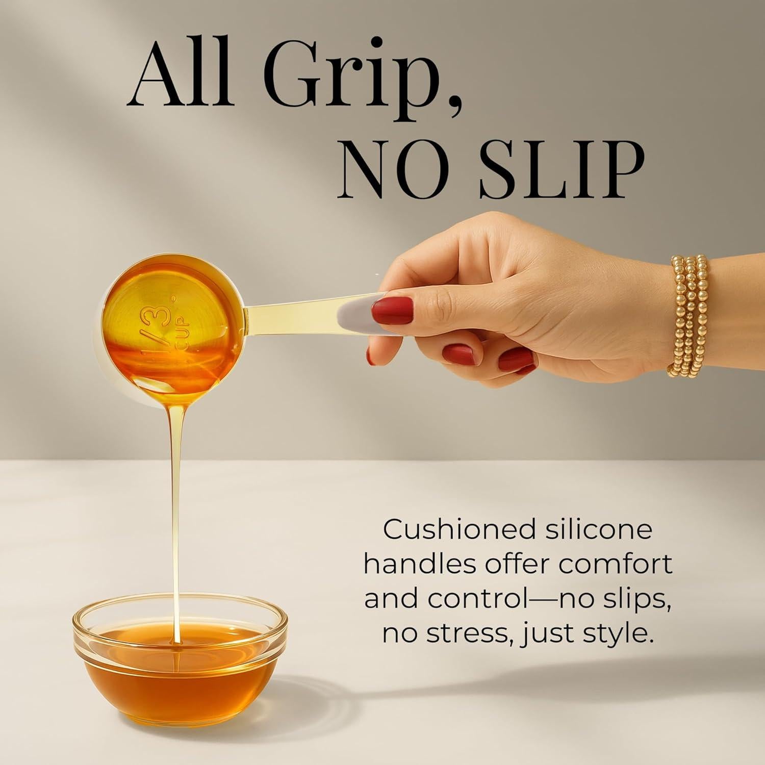 Juego de Tazas y Cucharas Medidoras Doradas 8 Piezas - Styled Settings