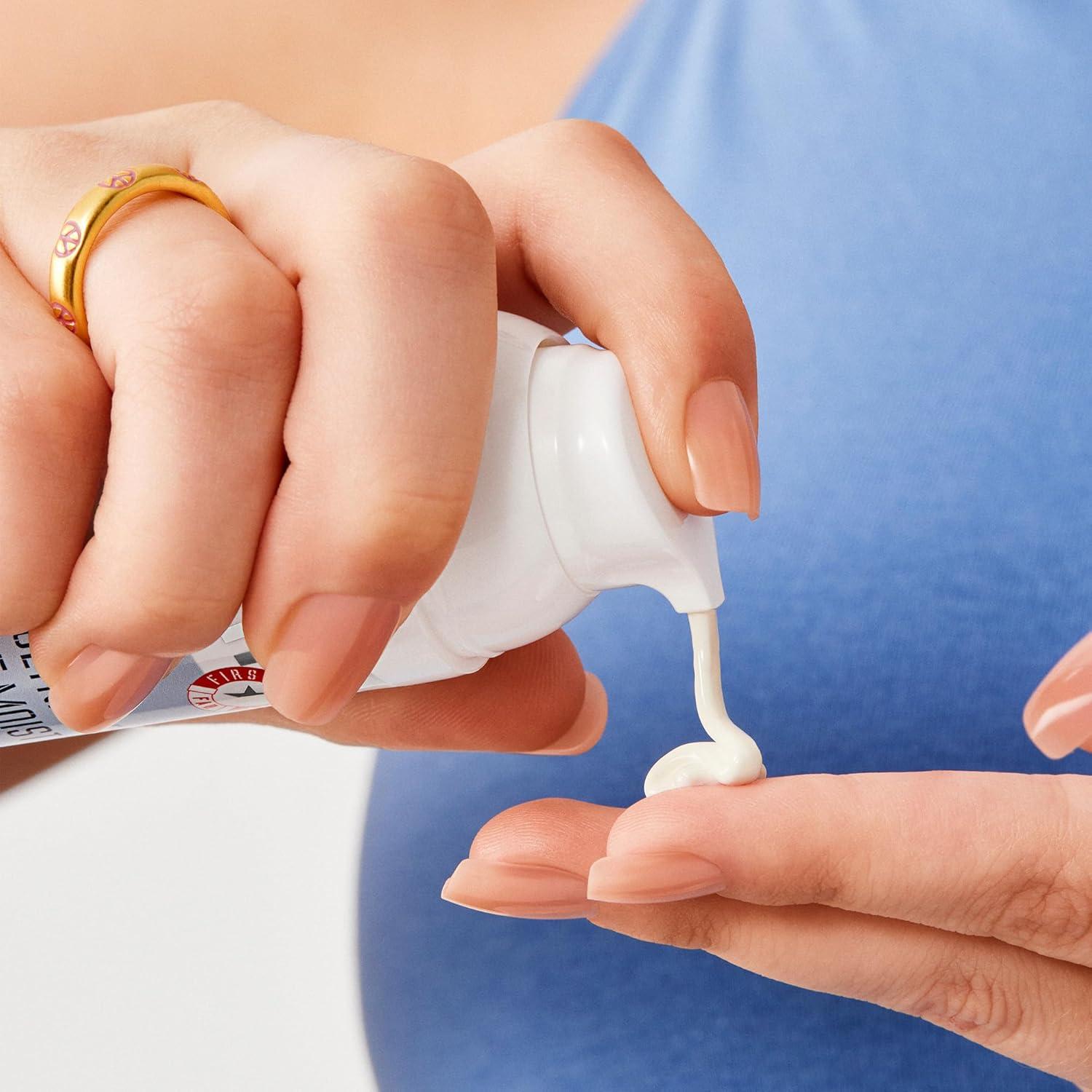 Hidratante Facial First Aid Beauty con Protector Solar SPF 30 - 48.2 g