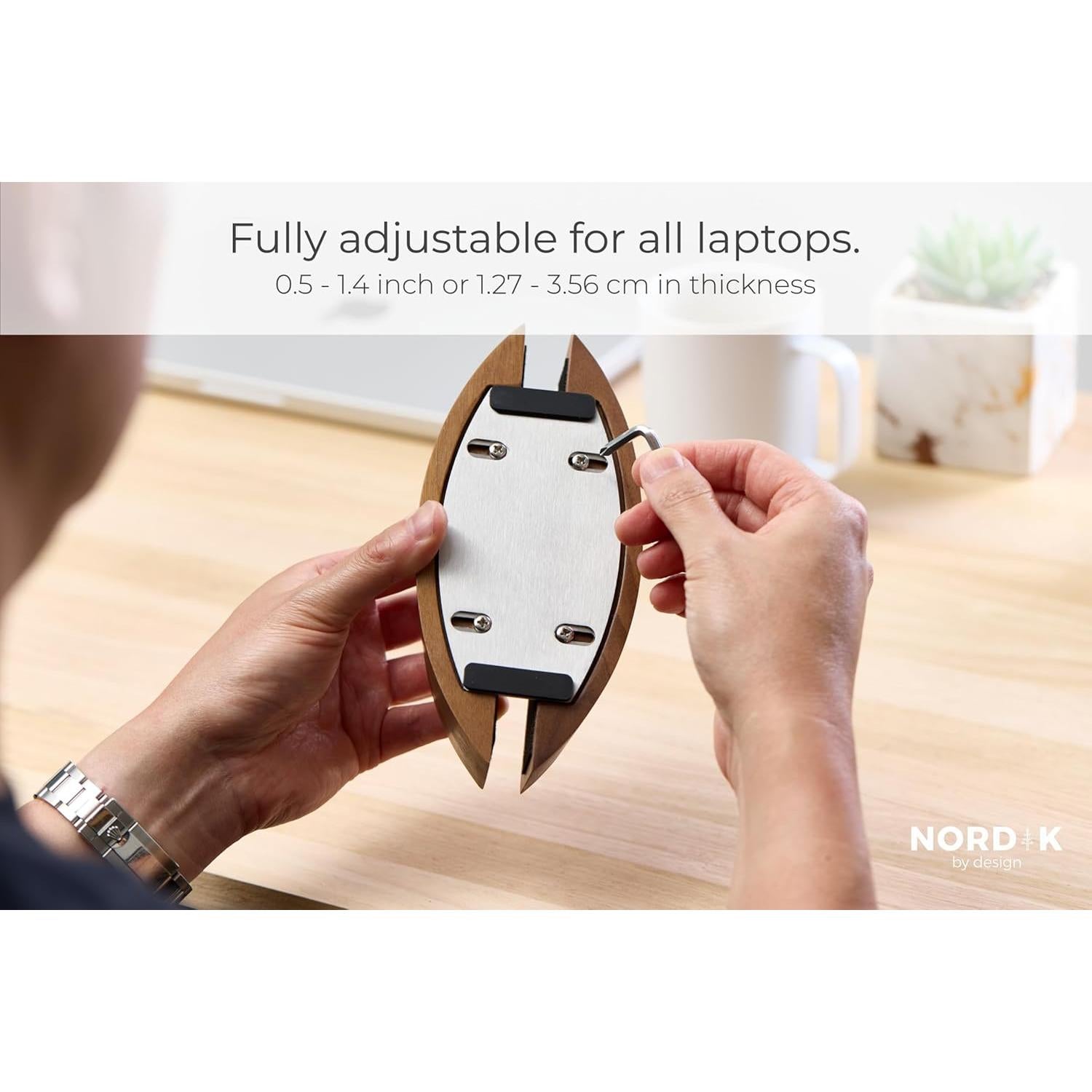 Soporte Vertical Ajustable para Laptop Nordik - Nogal - Estable y Antideslizante