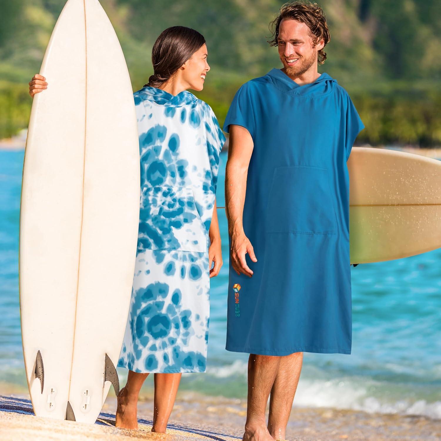 Poncho de Surf SUN CUBE Azul Tie-Dye con Capucha y Bolsillo