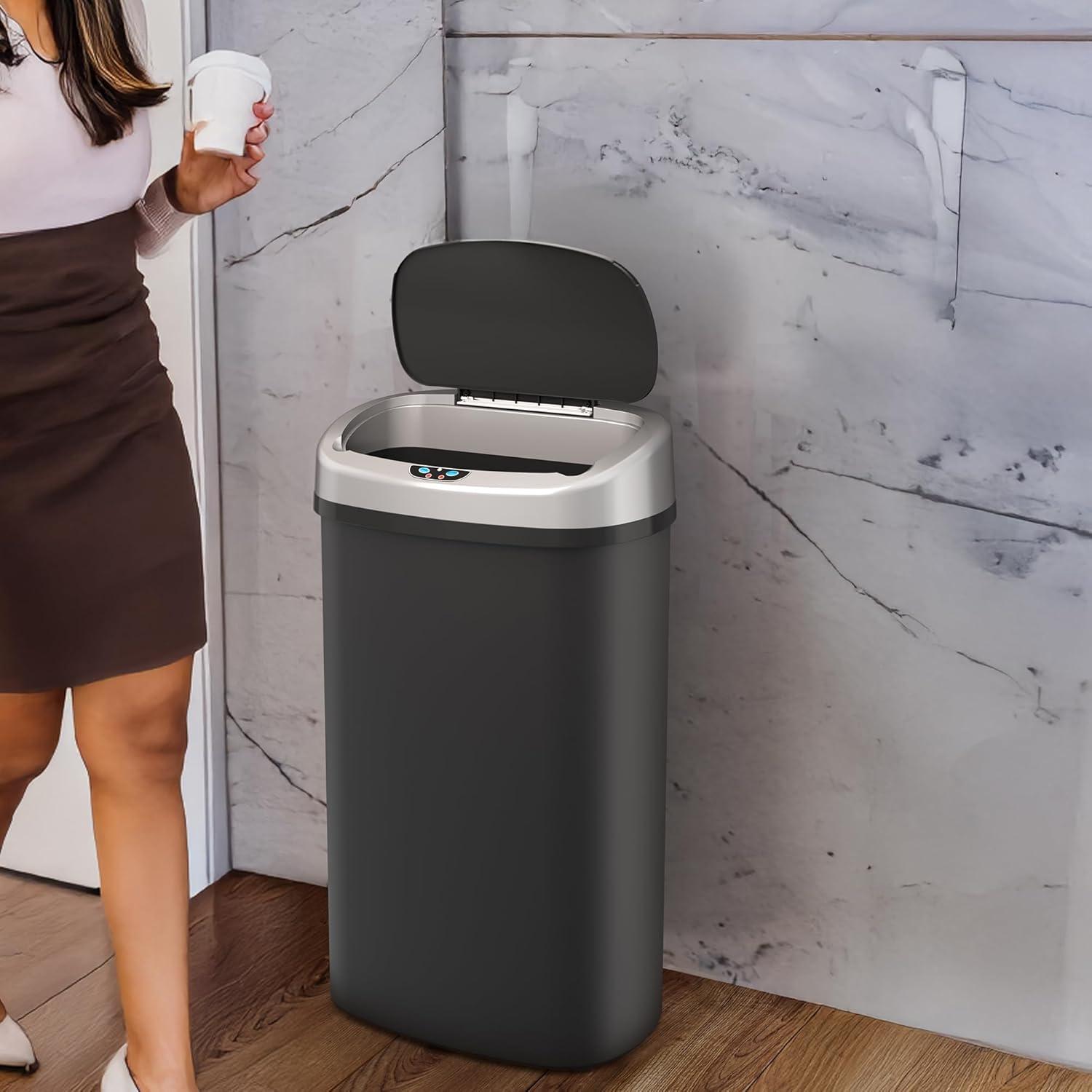 Bote de Basura Automático iTouchless 49L con Sensor y Filtro