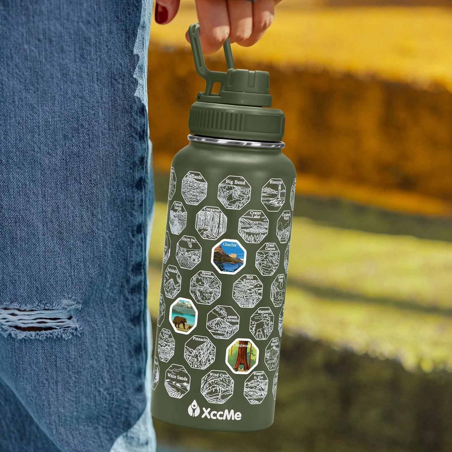 Botella de Agua Aislada XccMe 32 oz Verde Militar con Calcomanías