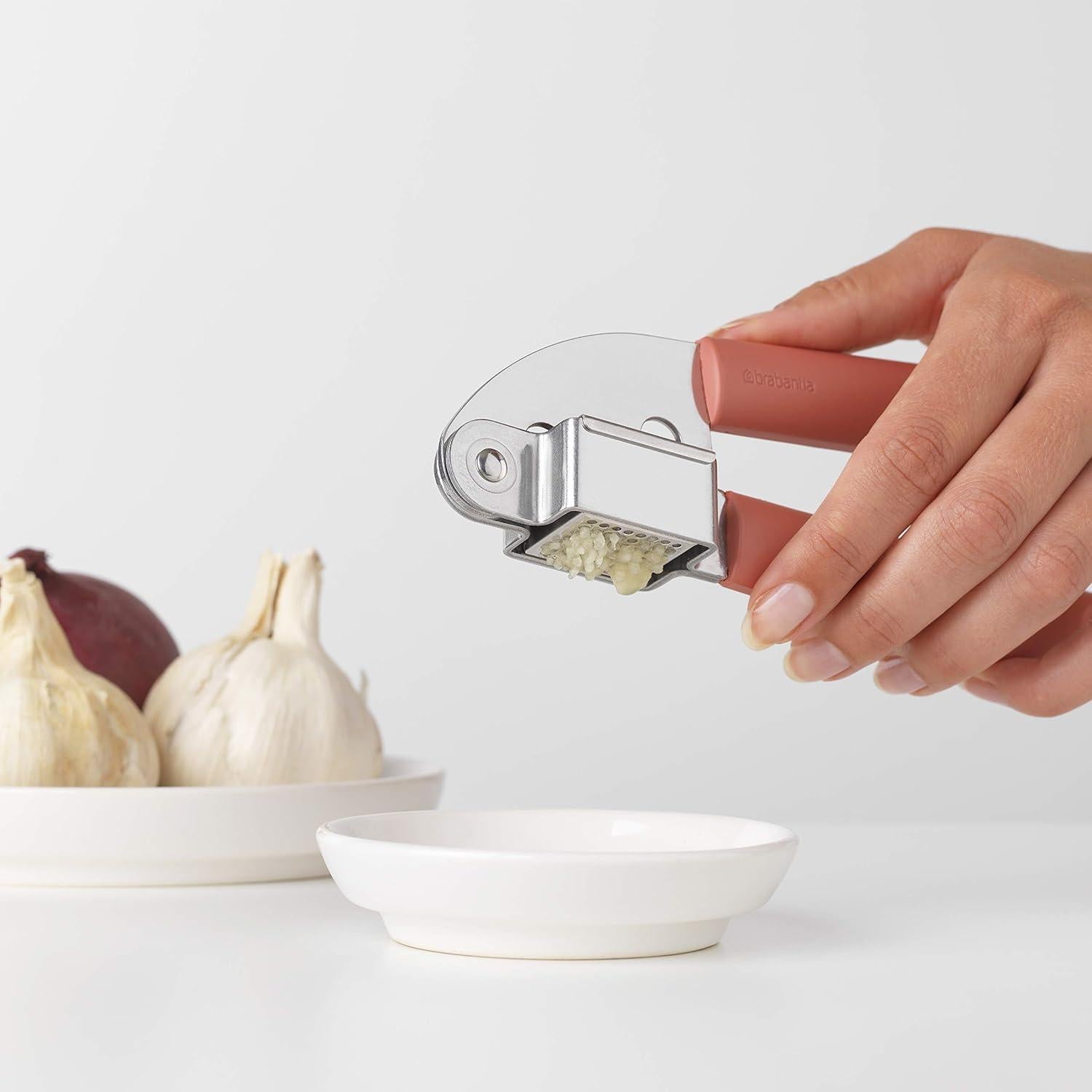 Prensador de Ajo Brabantia Tasty+ Rosa Terracota 150g