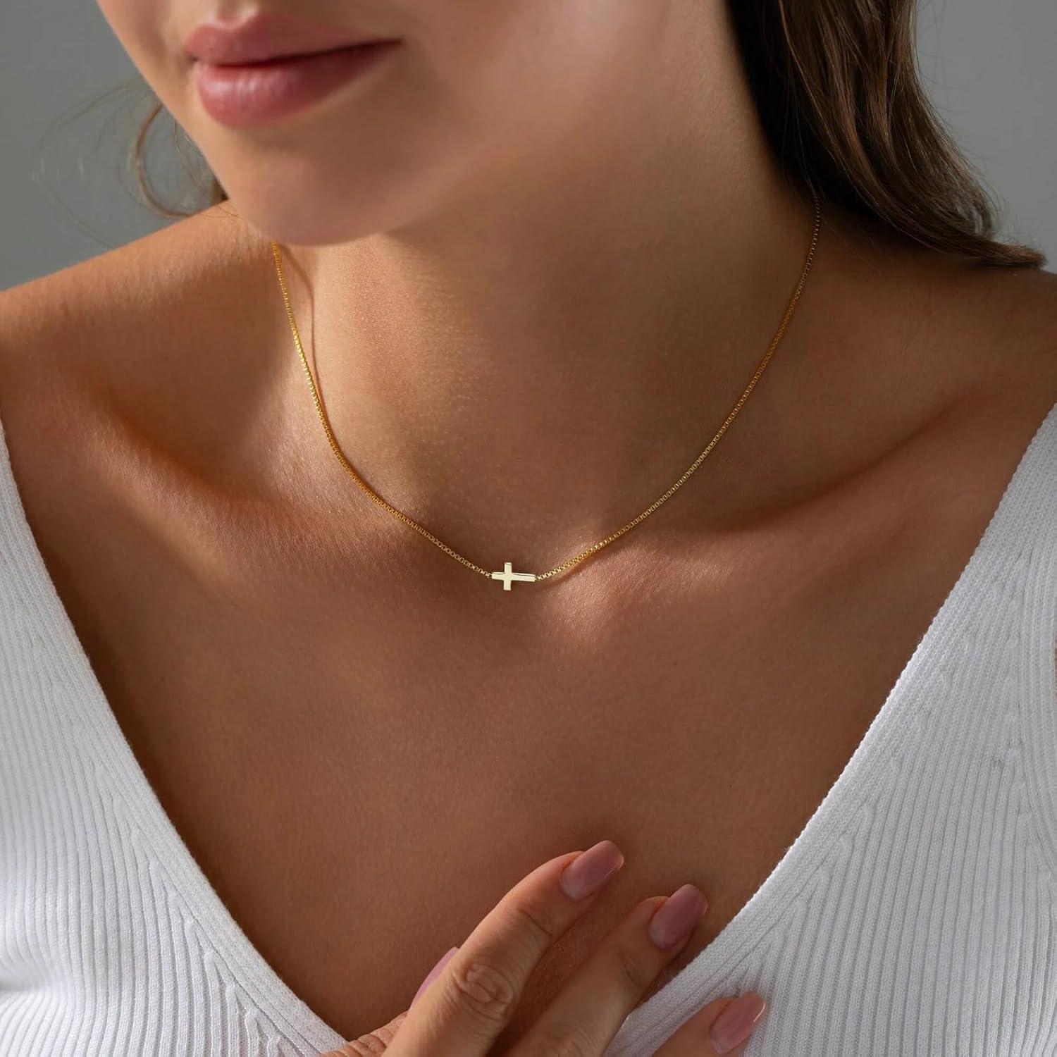 Collar de Cruz Dainty para Mujeres Rotnso Oro 14K Ajustable