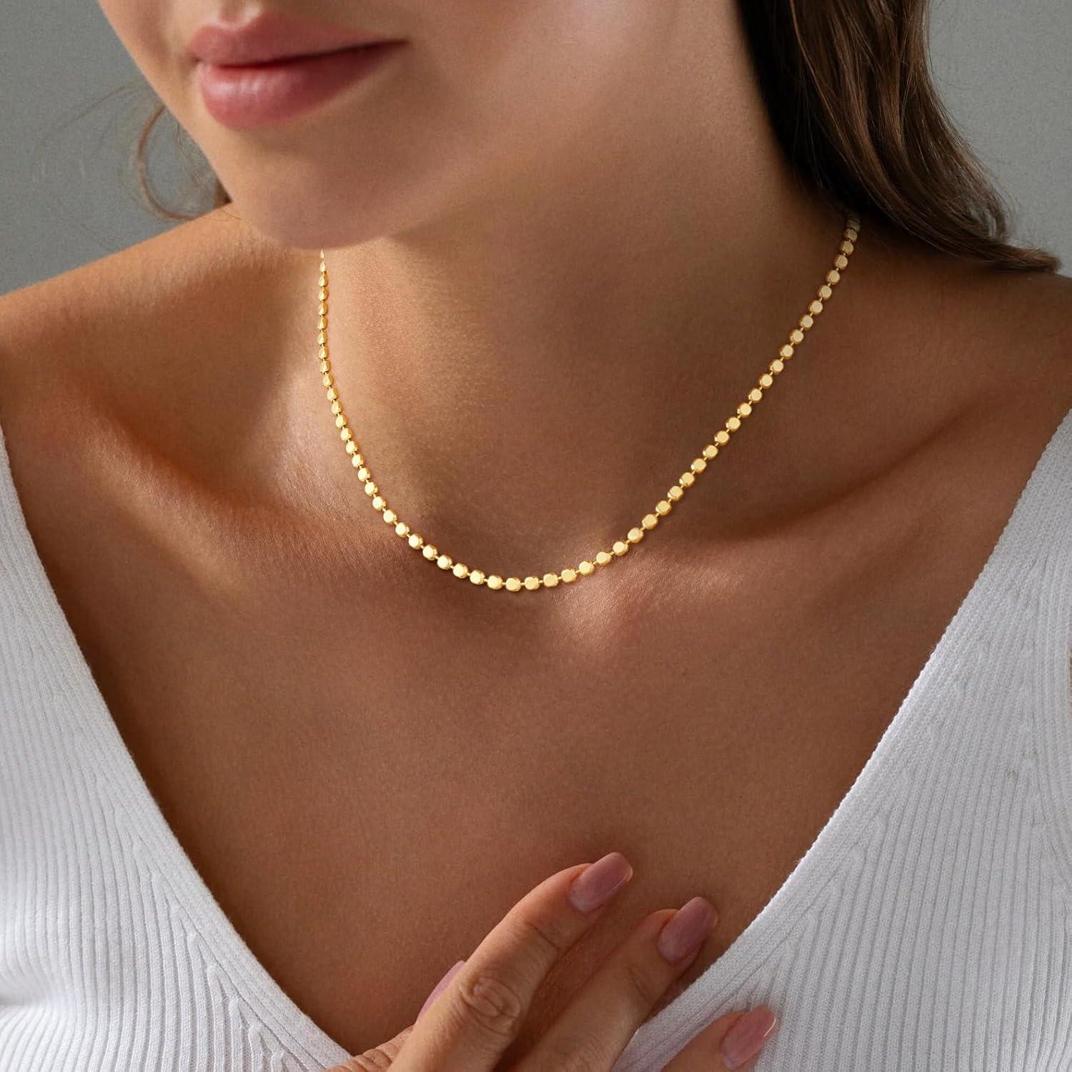 Collar dorado en capas Hothrty para mujeres con perlas y conchas