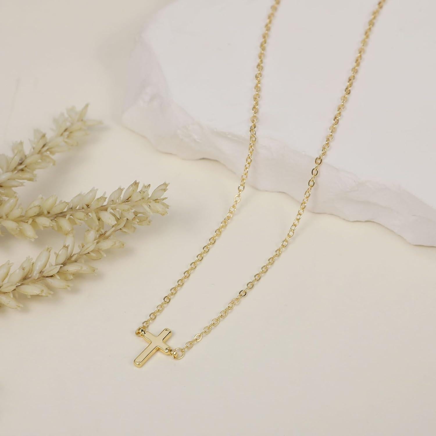 Collar Cruz Pequeña Oro 14K Hipoalergénico para Mujeres