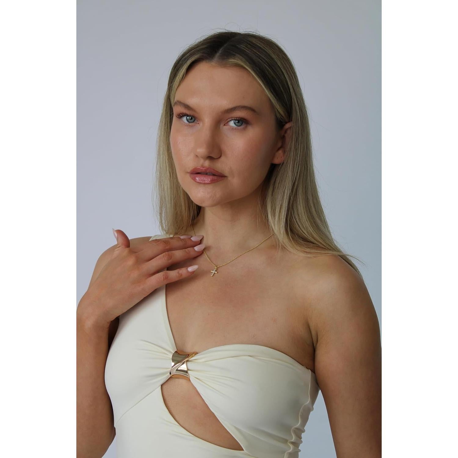 Collar minimalista con cruz chapado en oro 18K para mujeres