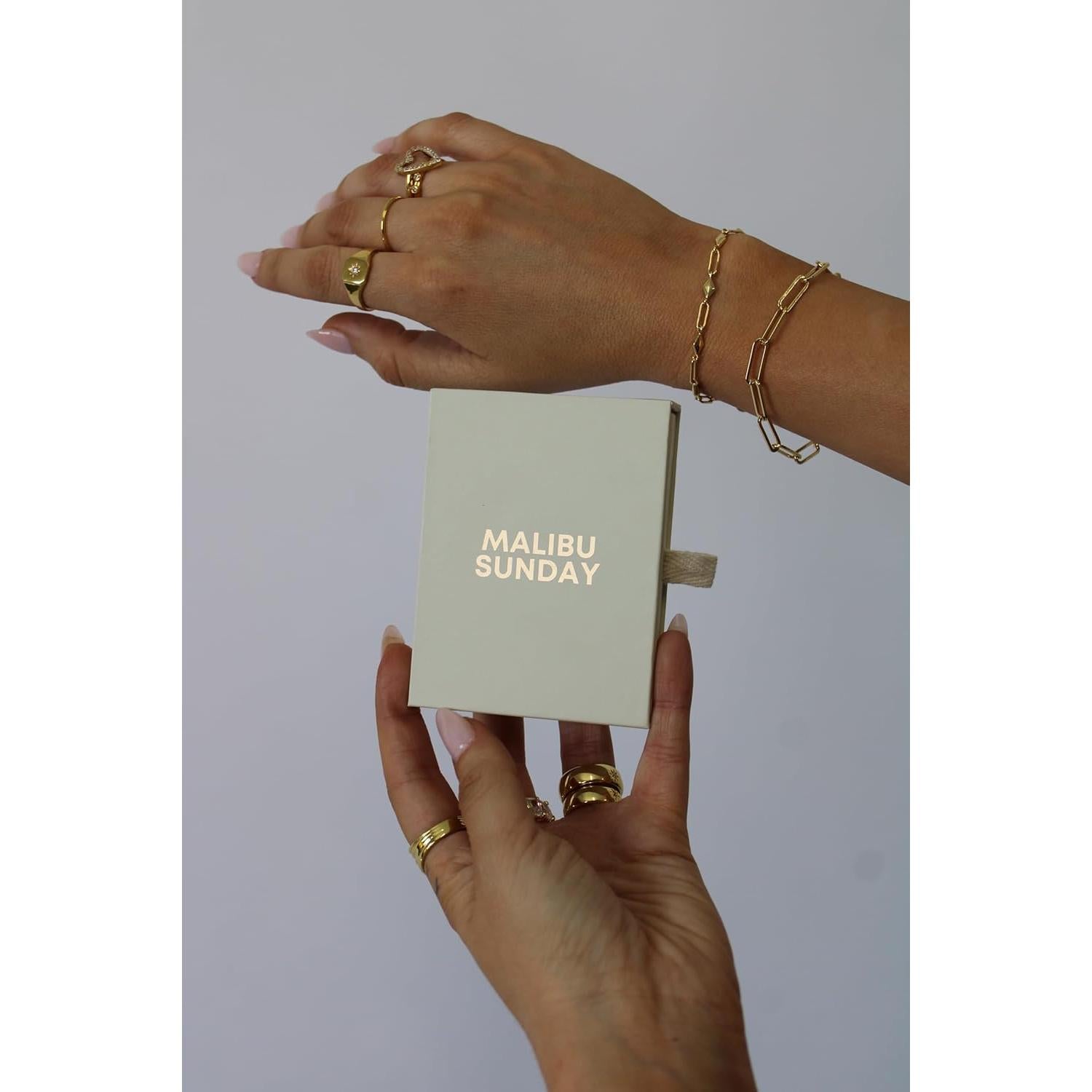 Collar minimalista con cruz chapado en oro 18K para mujeres