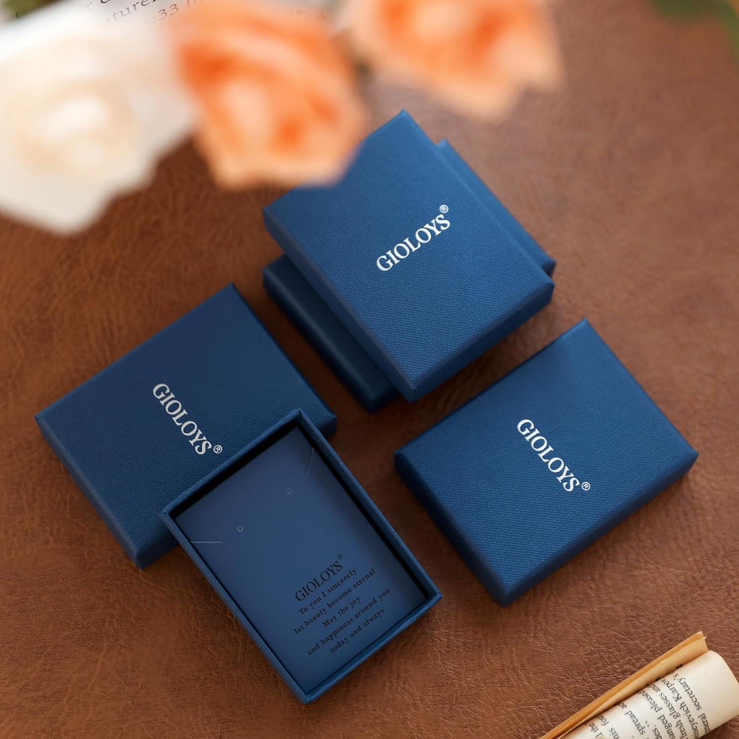 Collar de Oro Minimalista GIOLOYS con Colgante Corazón y Estrella