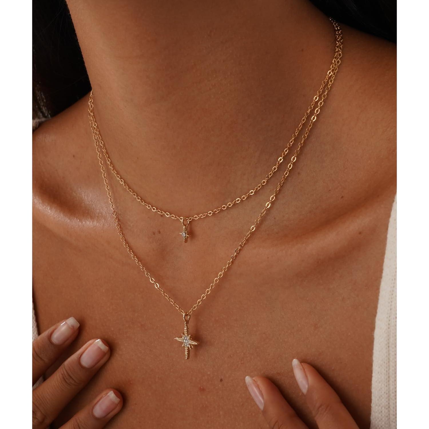 Collar de trébol de cuatro hojas HUGLINK dorado 14K con circonitas