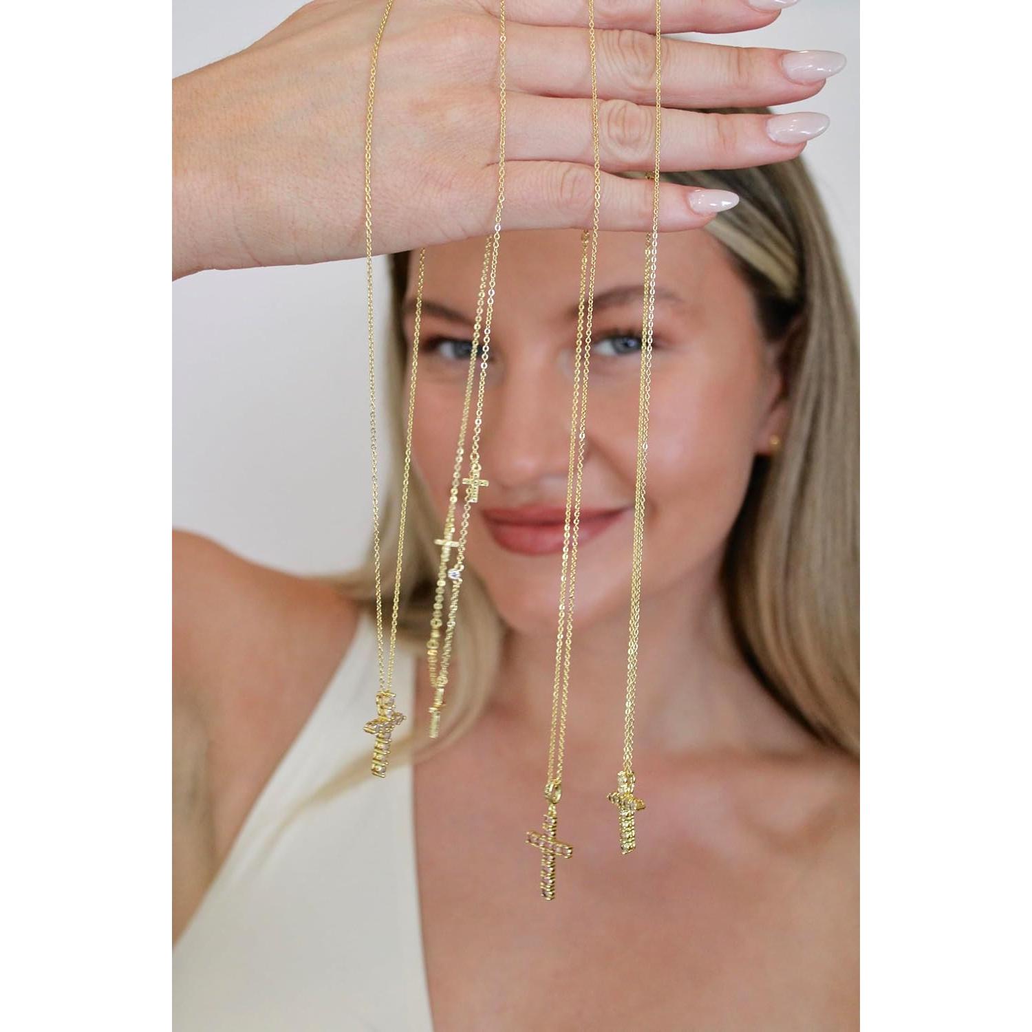 Collar Triple Cruz Minimalista Baño de Oro 18K Mujeres