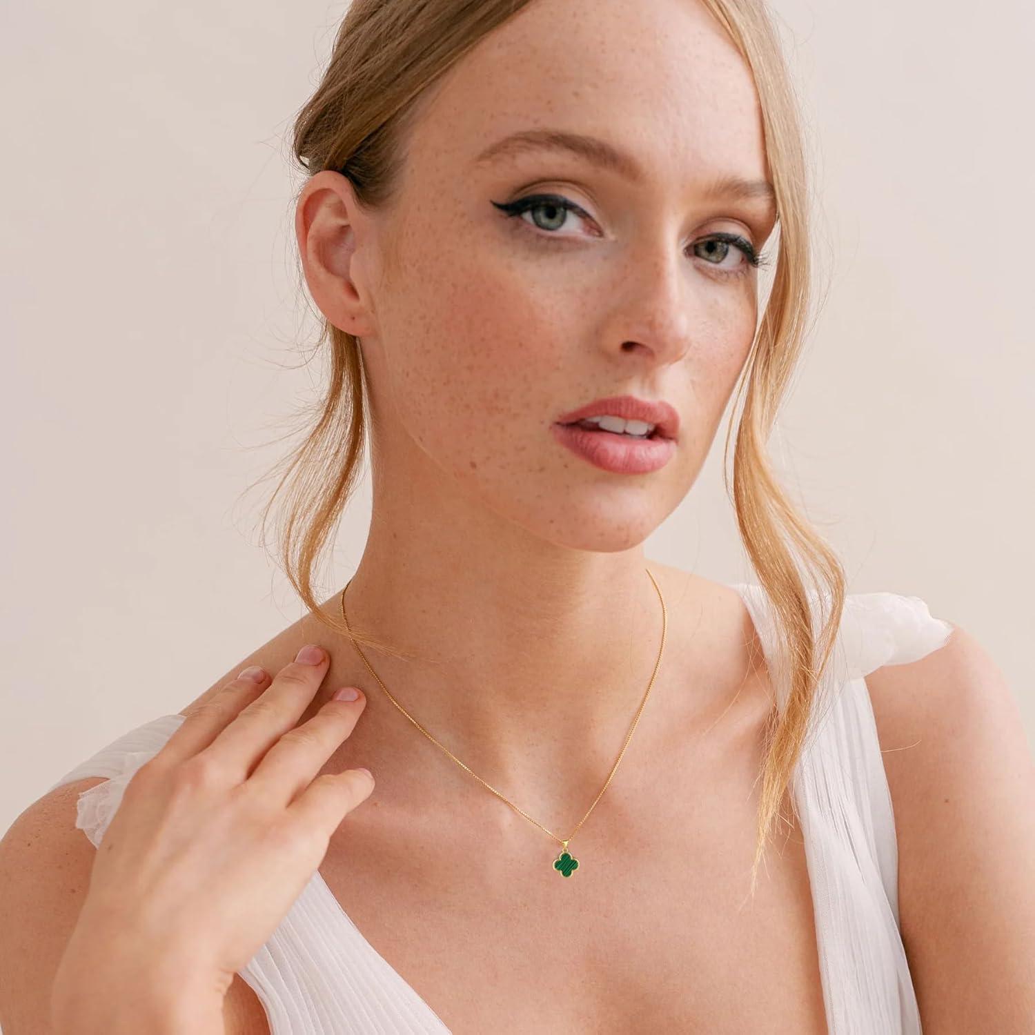 Collar de trébol GOLLEY chapado en oro 14K con madreperla