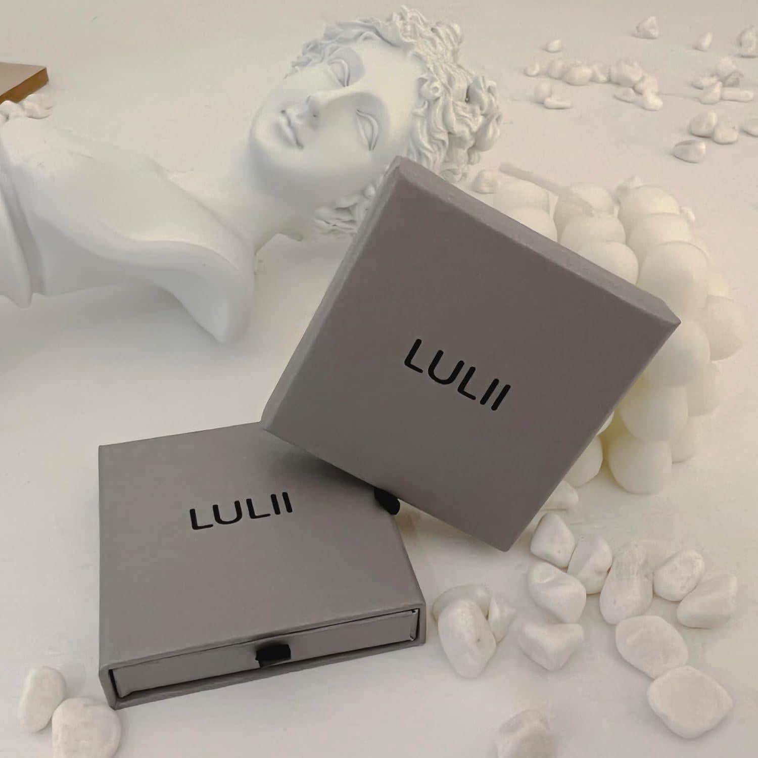 Collar Cruz Dainty Baño de Oro 14K para Mujeres 3 Capas