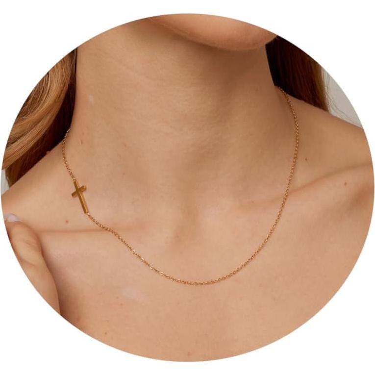 Collar Cruz Lateral Foyjoey Baño Oro 18K Acero Inoxidable