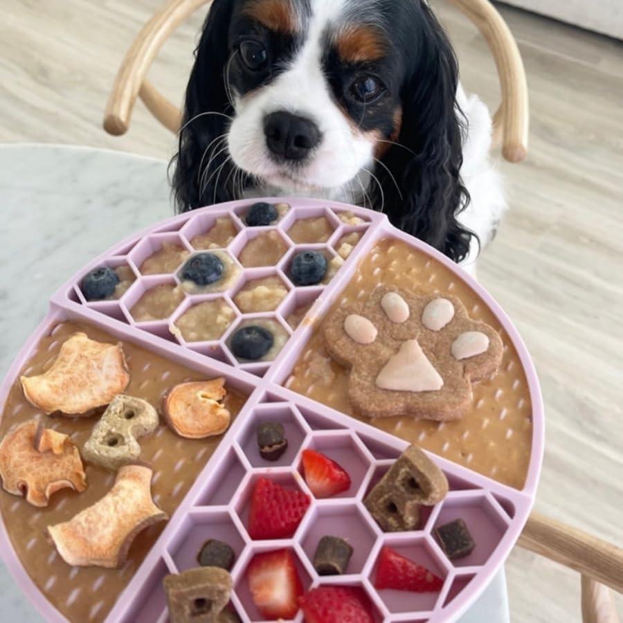 Juego de Tapete de Enriquecimiento para Perros Bark Bistro con Mantequilla de Maní Superberry 113.4 g