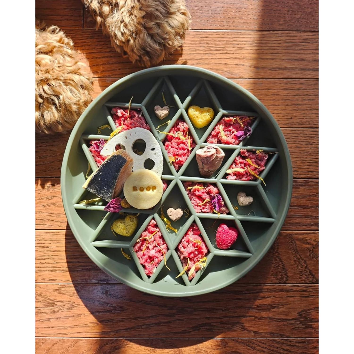 Cuenco Antideslizante para Perros y Gatos OHMO 15.24 cm Verde Camo