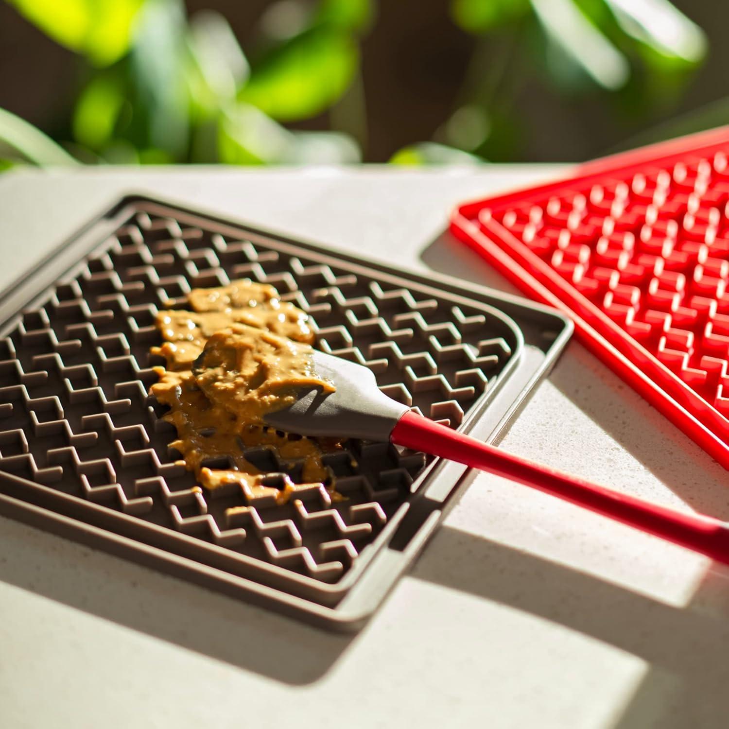 Alfombrilla de Silicona Terapéutica Messy Mutts 20.32 cm