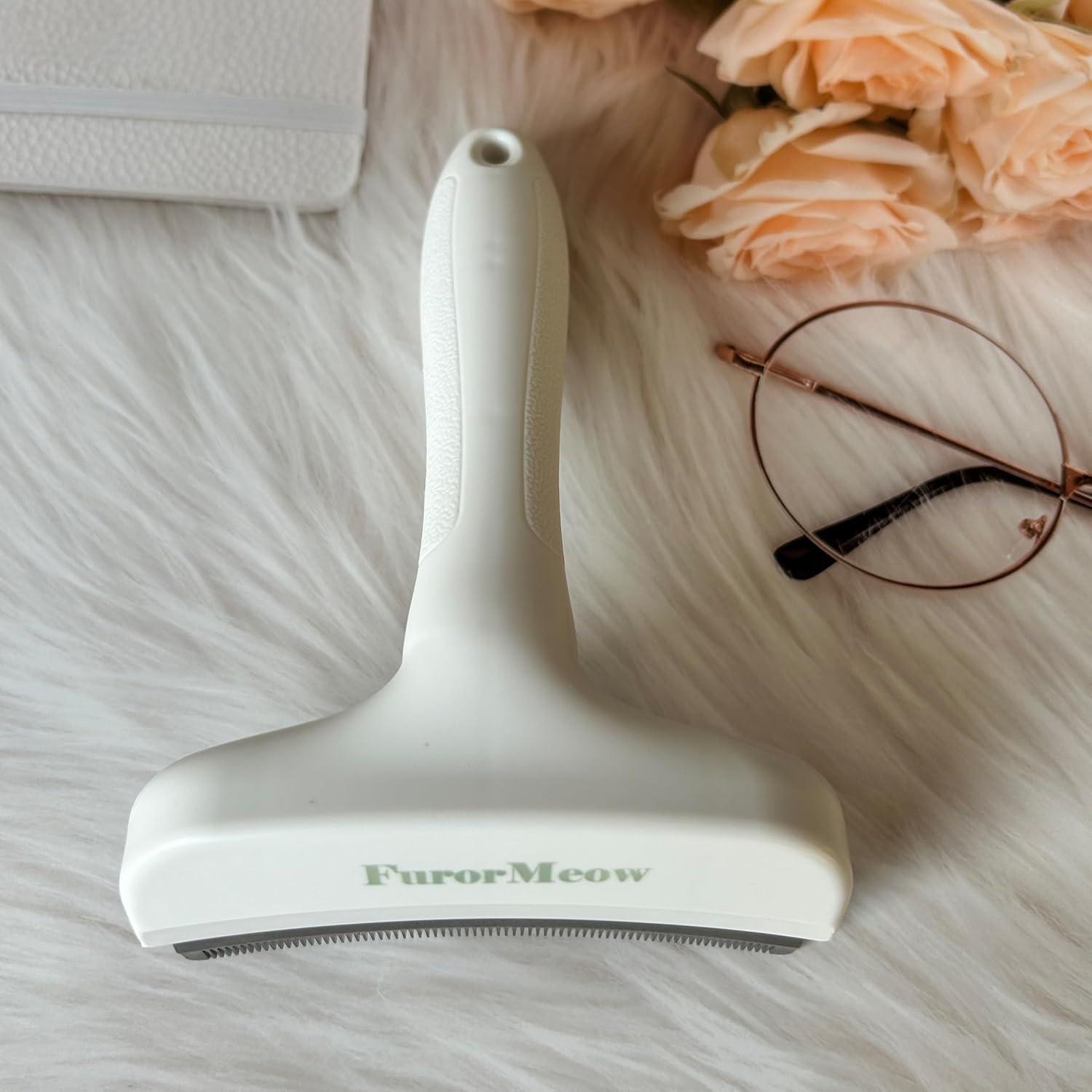 Cepillo deshedding para mascotas Haigele Grande Blanco