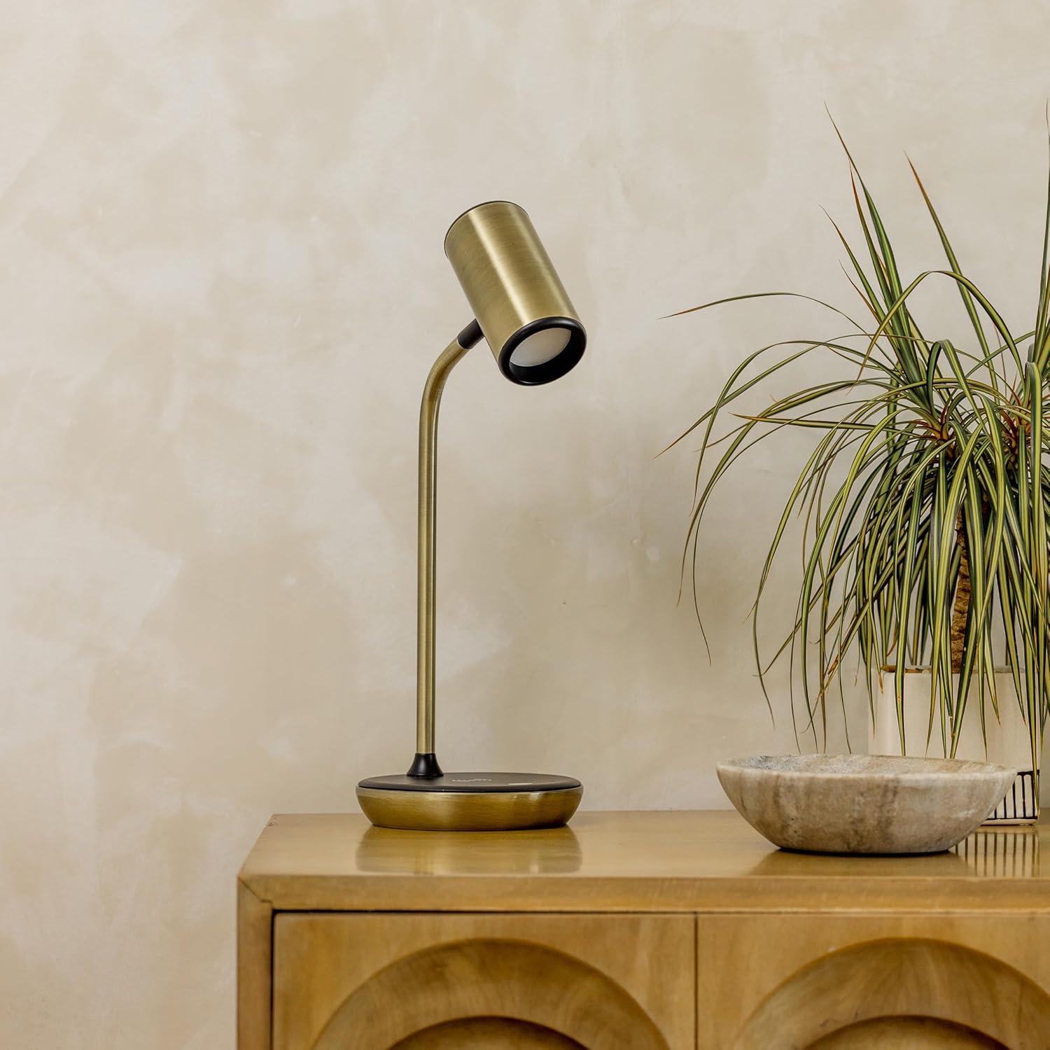 Lámpara de Escritorio Brightech Ezra - Carga Inalámbrica LED 10W