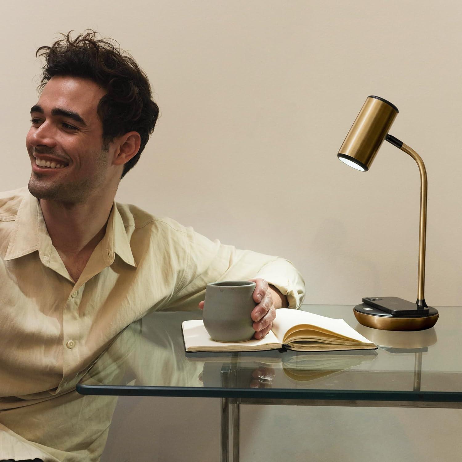 Lámpara de Escritorio Brightech Ezra - Carga Inalámbrica LED 10W