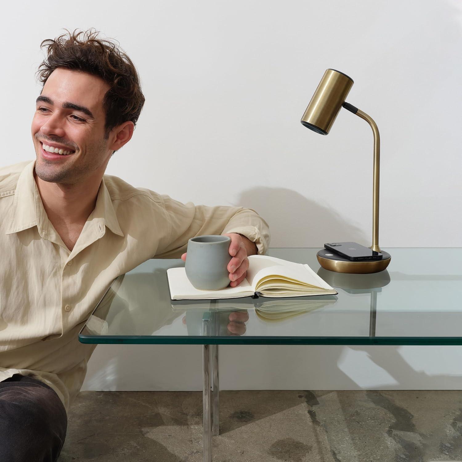 Lámpara de Escritorio Brightech Ezra - Carga Inalámbrica LED 10W