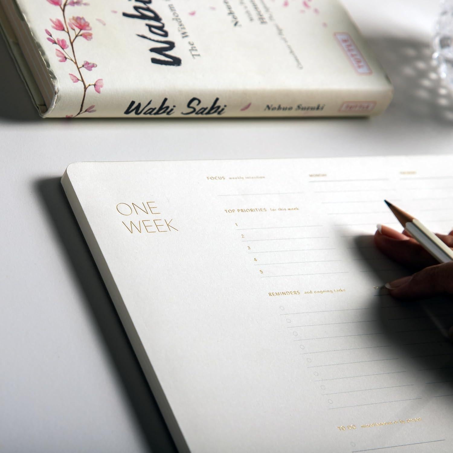 Planificador Semanal Pinesman A4 Minimalista con Foil Dorado