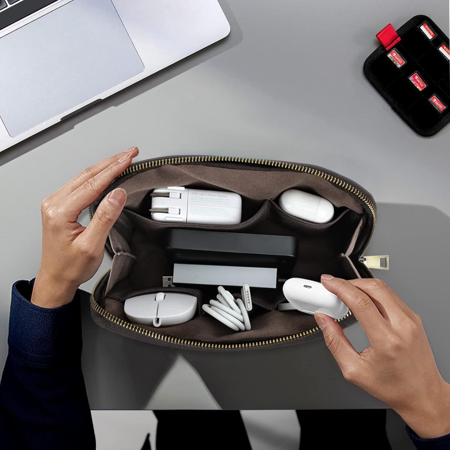 Organizador de Viaje de Cuero Contacts MC1034 para Cables y Accesorios