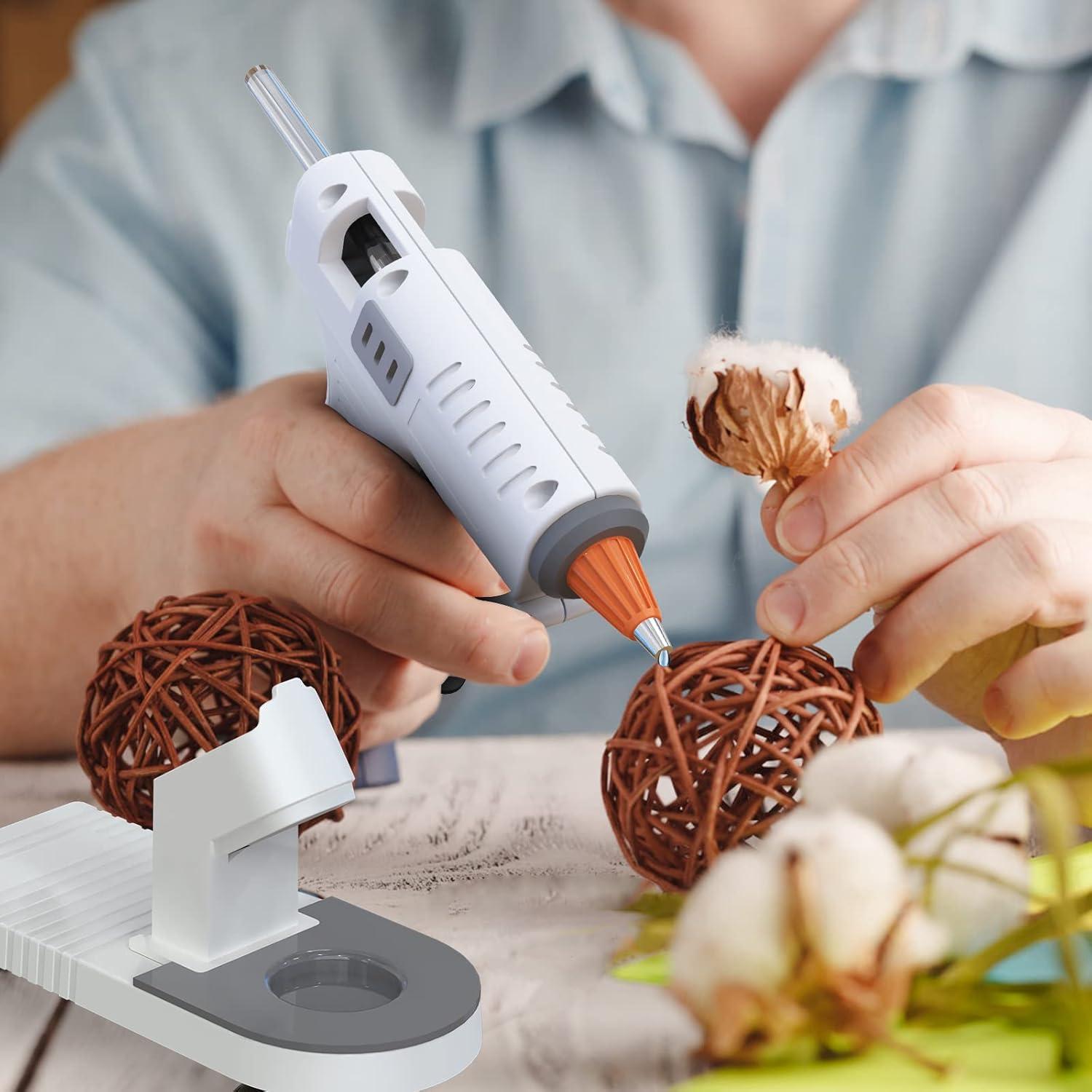 Pistola de Pegamento Caliente MONVICT 40W con 30 Barras