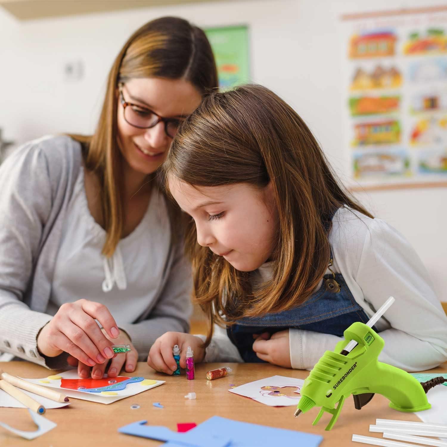 Pistola de Pegamento Surebonder 10W Baja Temperatura con 12 Barras