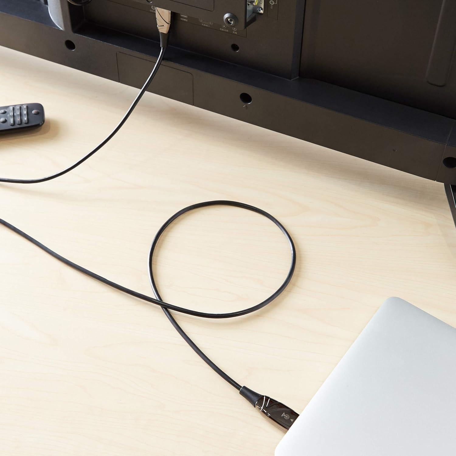 Cable de fibra óptica HDMI Amazon Basics 9.1m 4K 60Hz