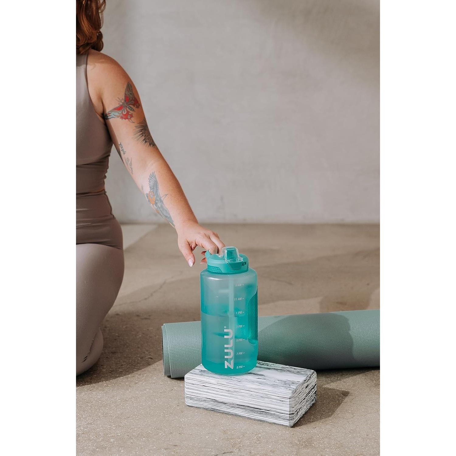 Botella de Agua ZULU Goals 1.89L con Pajilla y Marcador de Tiempo