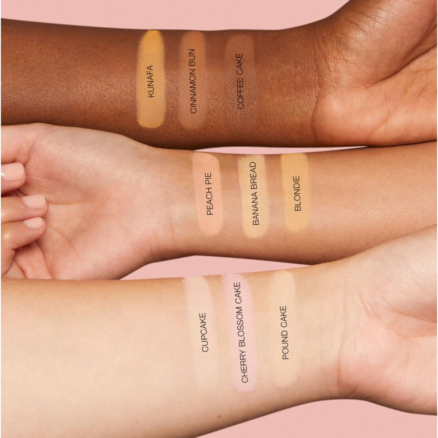 Polvo Presionado HUDA BEAUTY Sin Talco Iluminador Flor de Cereza