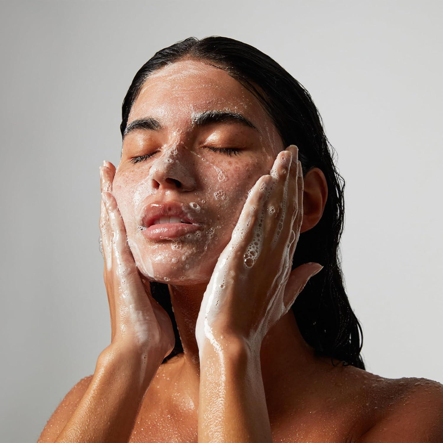 Limpiador Facial Detox OUAI 230 ml - Ácido Glicólico y Niacinamida