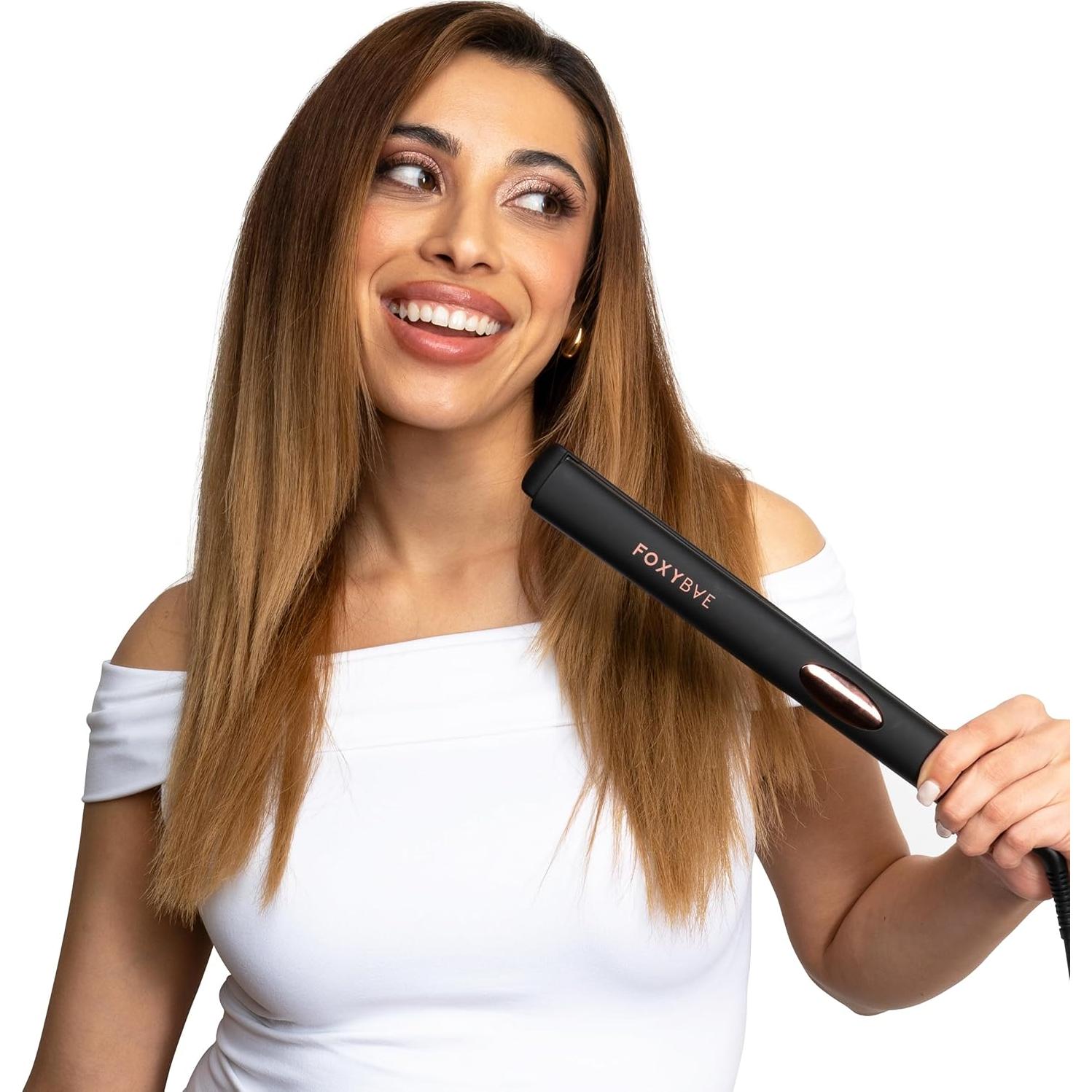 Plancha de Pelo FoxyBae Titanio 1" - Sin Frizz, Doble Voltaje