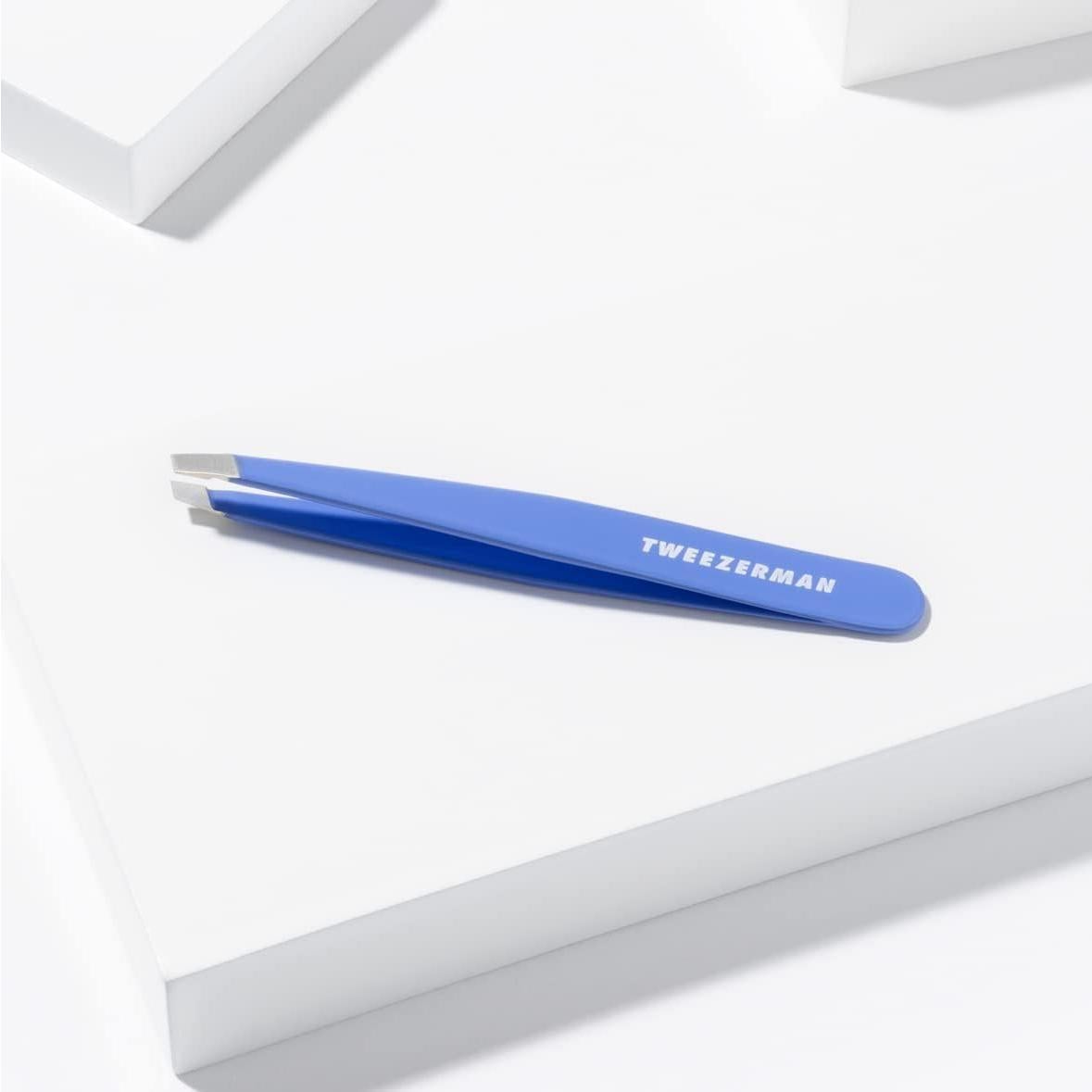 Pinzas de Acero Inoxidable Tweezerman - Cejas Azul Lápiz