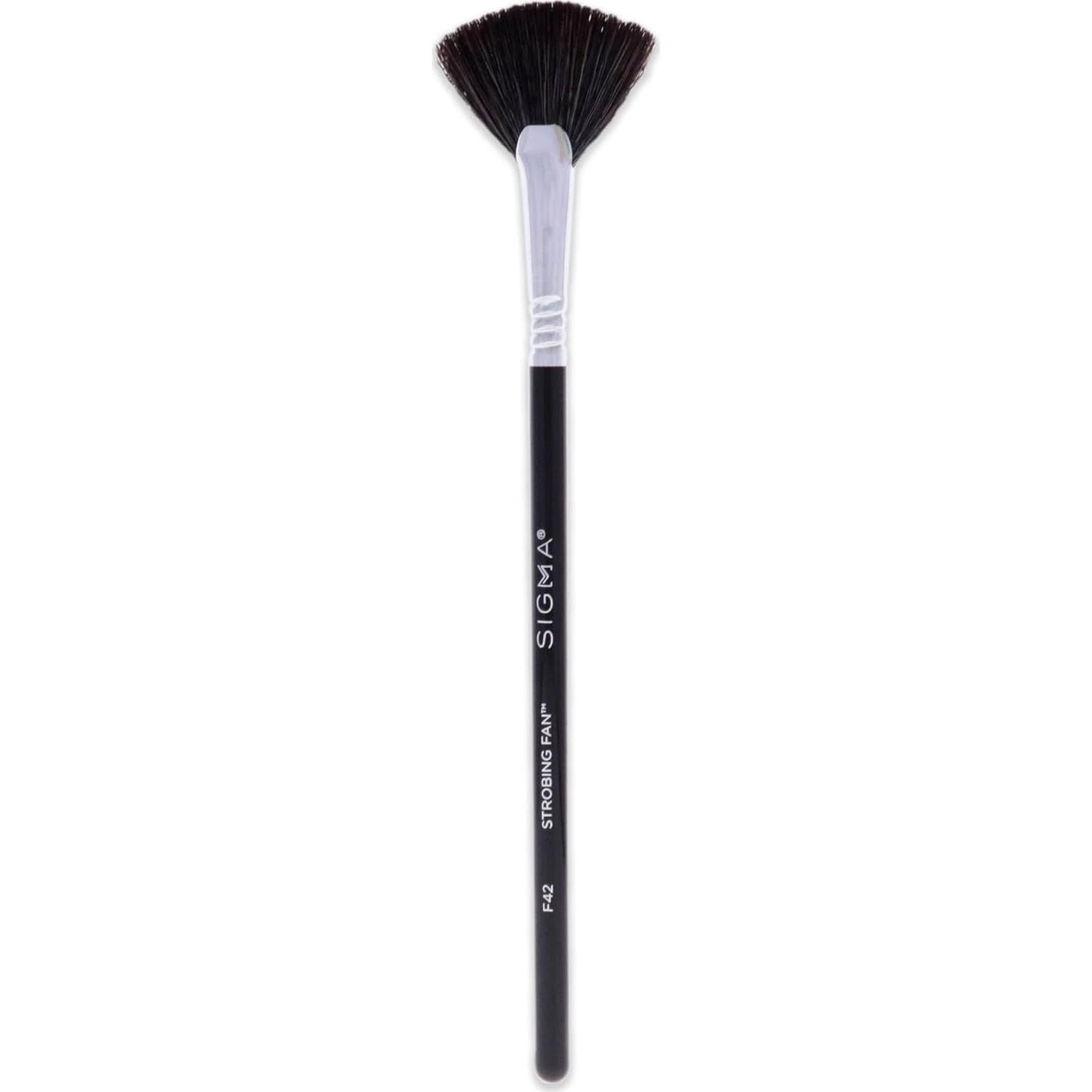 Brocha Fan Strobing Sigma Beauty F42 - Uso con Polvo y Crema