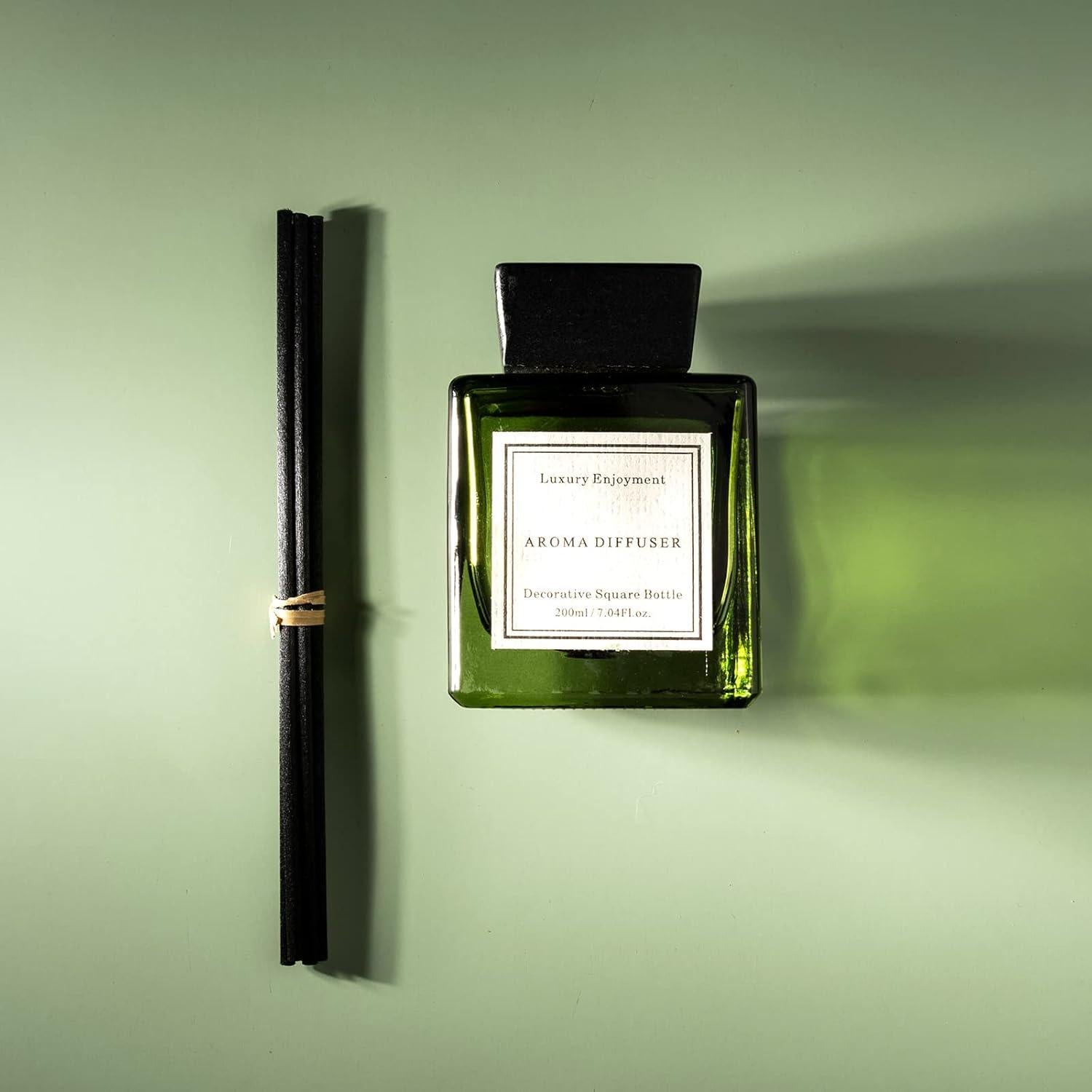 Difusor de cañas XEPTLE Oud y Bergamota 198.4 ml Verde