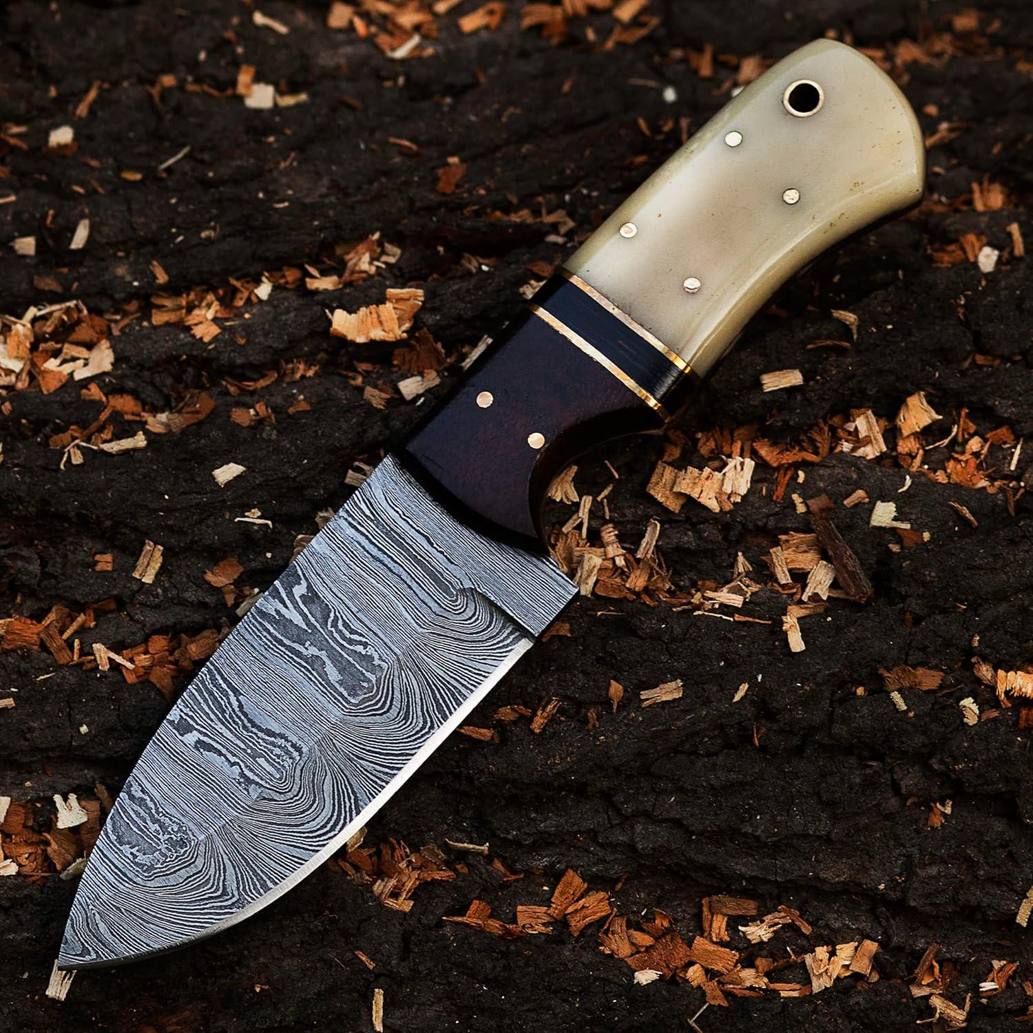 Cuchillo de Acero Damasco TAC KNIVES 20.32 cm con Funda de Cuero