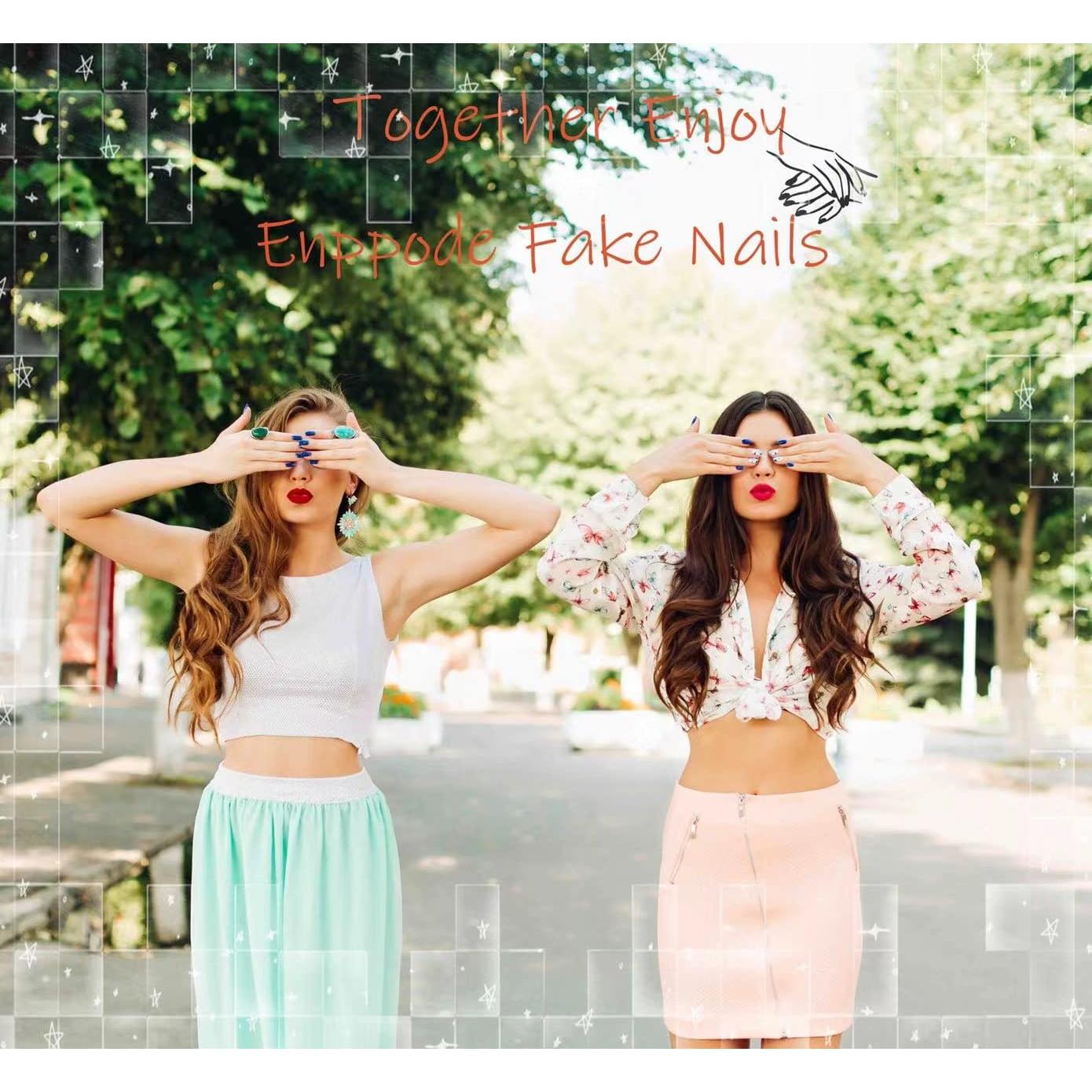 Uñas Falsas Medianas Enppode Almendra Nude y Negro 24 PCS