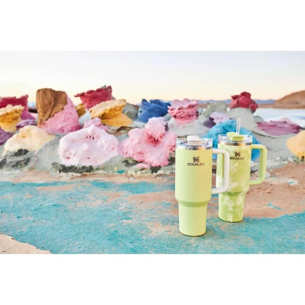 Tumbler STANLEY Quencher H2.0 1.18L Aislado Amarillo