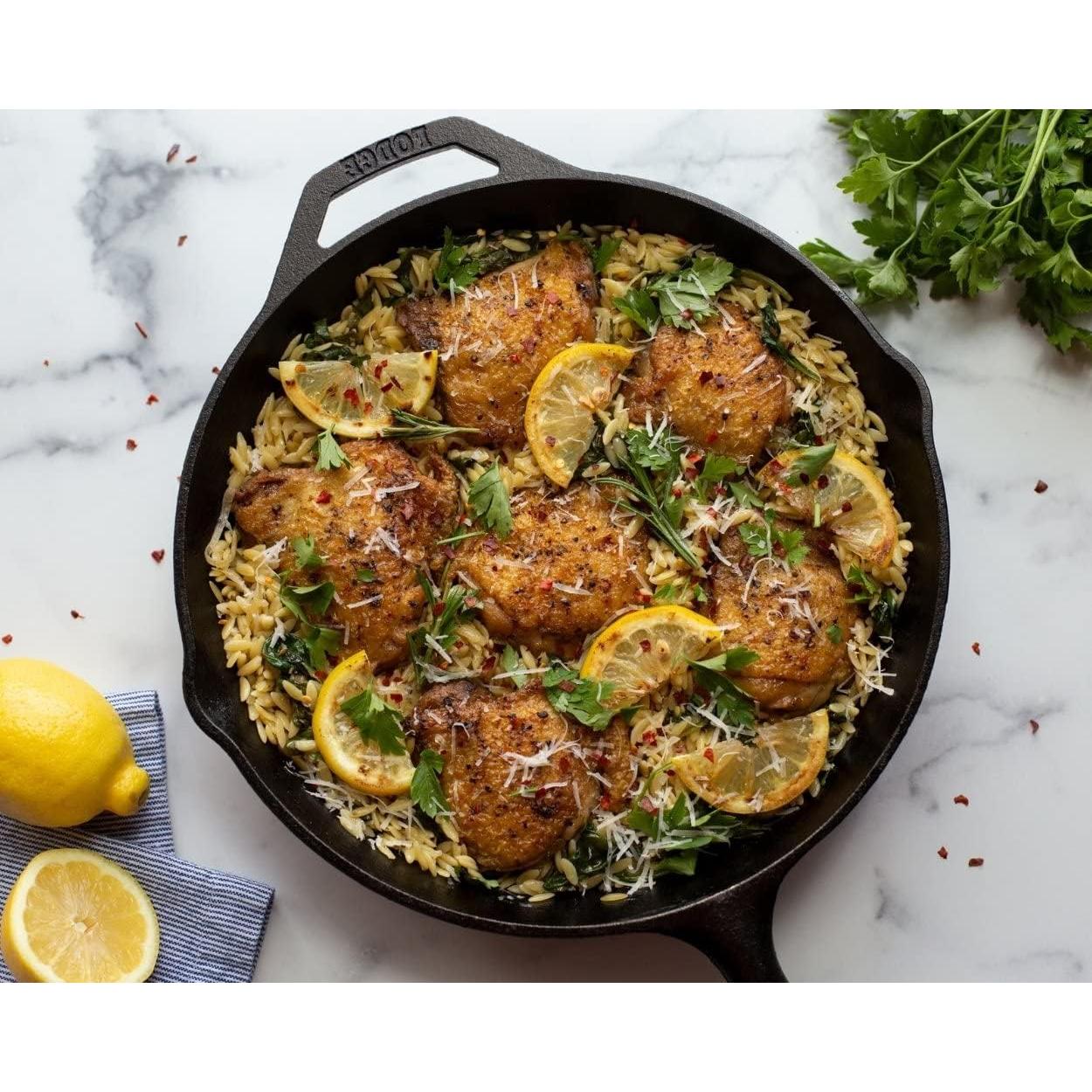 Sartén de Hierro Fundido Lodge 26 cm con Mango de Silicona Rojo