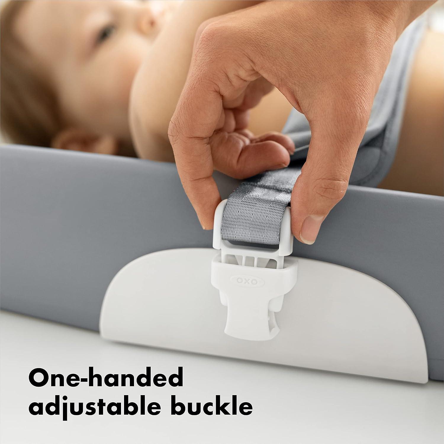 Cambiador OXO Tot con Cinturón Ajustable y Cojín Suave