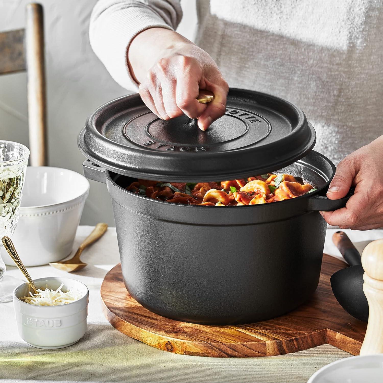 Cocotte Alta de Hierro Fundido STAUB 5 Cuartos Negra