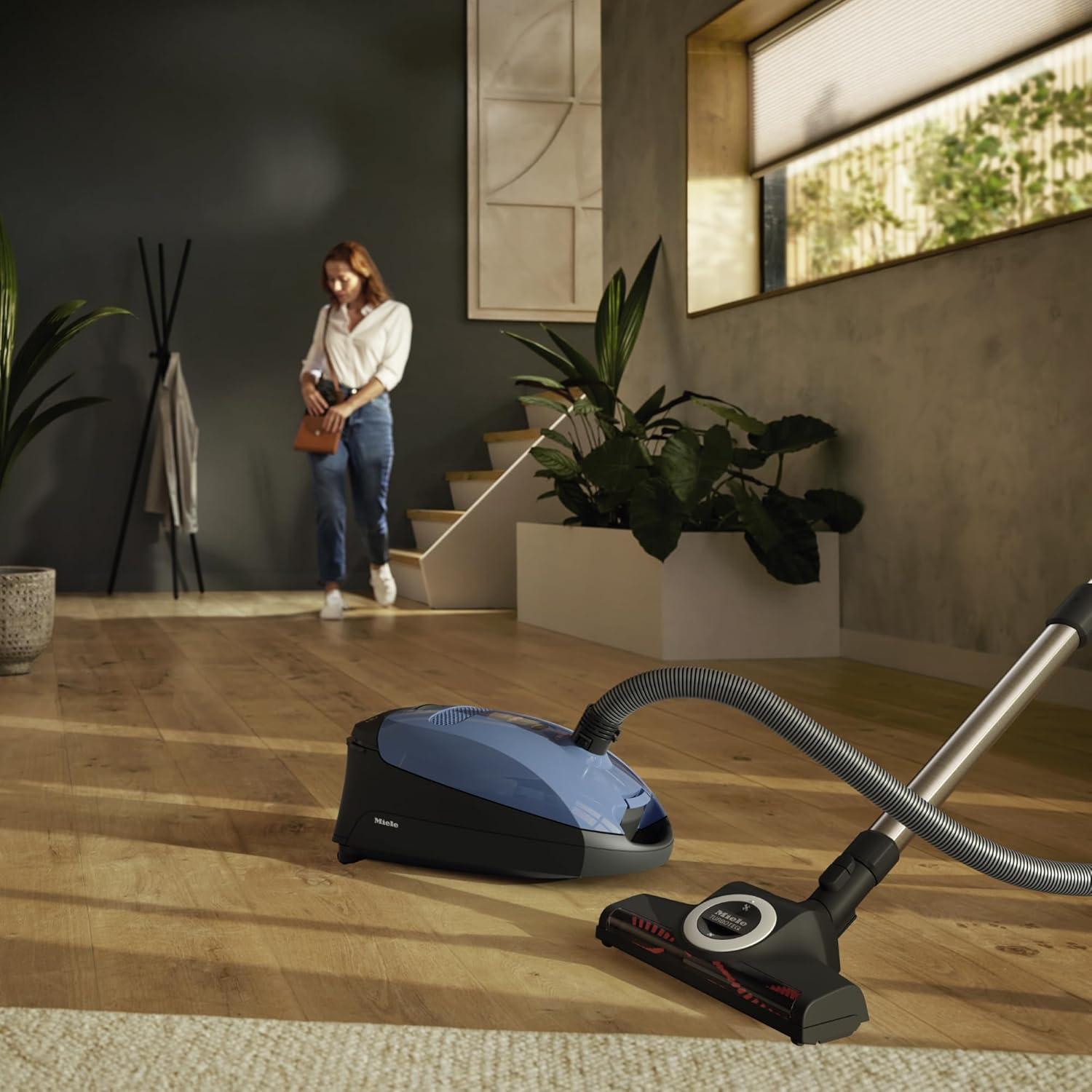 Aspiradora de Bolsa Miele Classic C1 Turbo Team 1200W Azul