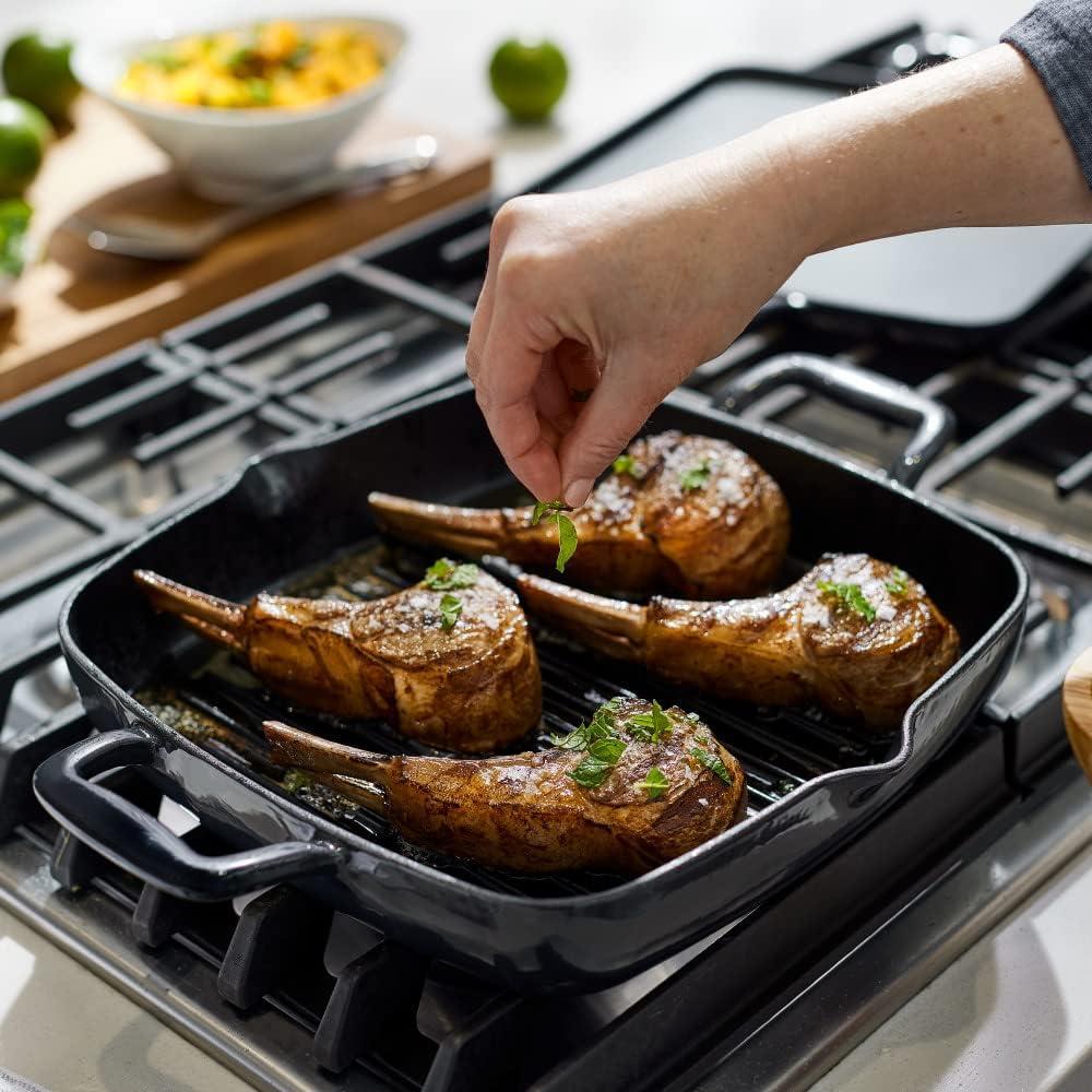 Sartén Cuadrada de Hierro Fundido All-Clad 28 cm con Trivet