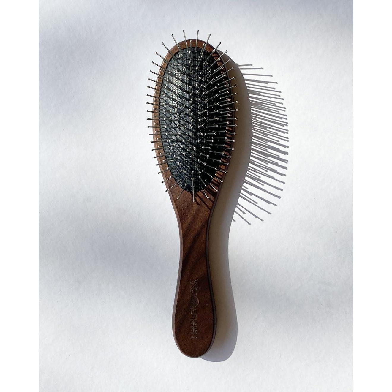 Cepillo Desenredante Blu & Green, Mango Madera Nogal, Acero Inoxidable