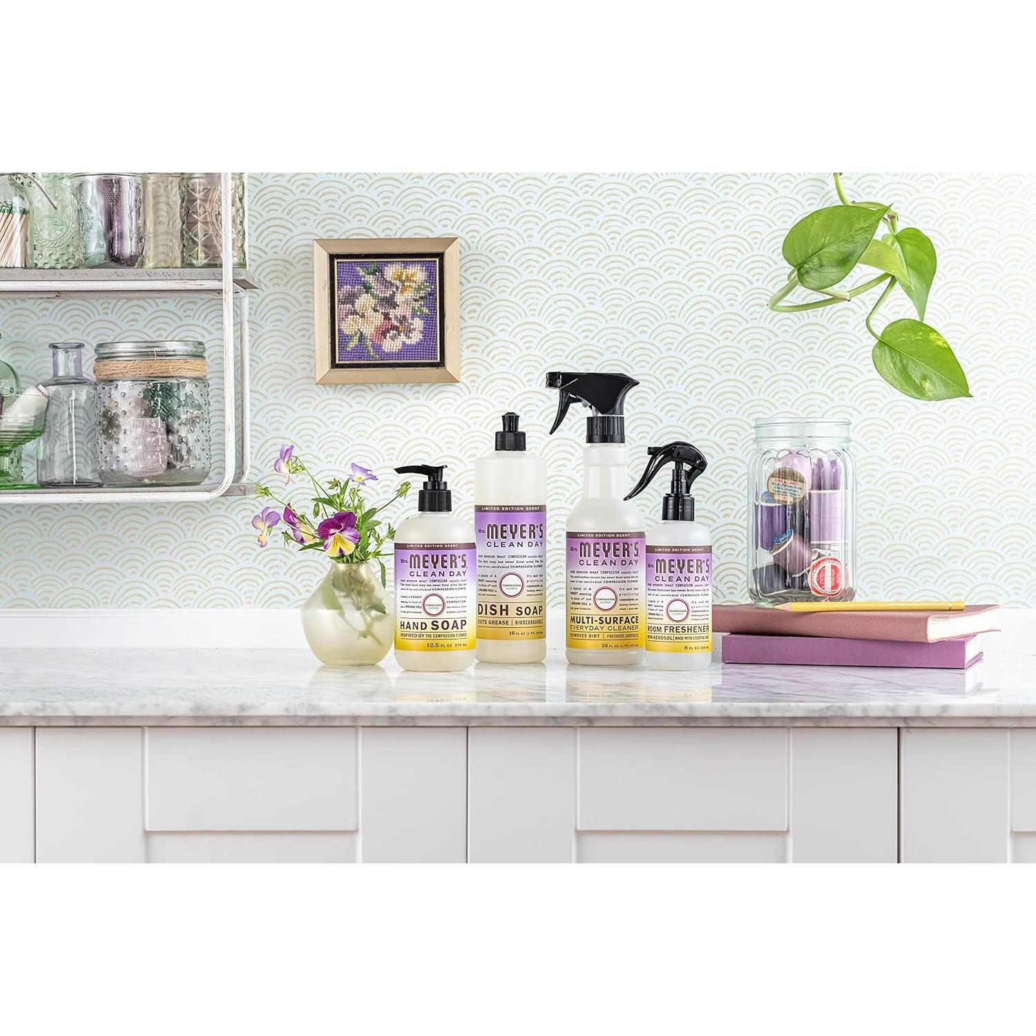 Jabón de Manos Mrs. Meyer's Clean Day Flor de Compasión 369.5 ml