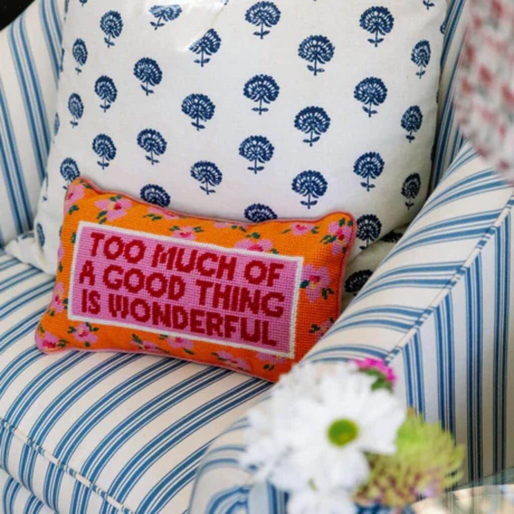 Cojín Decorativo FURBISH de Punto de Aguja 20x36 cm Coral