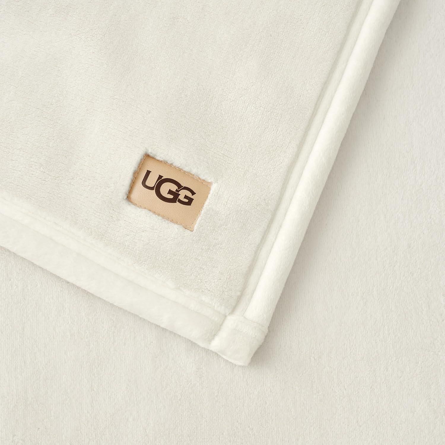 Manta UGG Coco Plush 127x178 cm - Forro Polar Suave Blanca