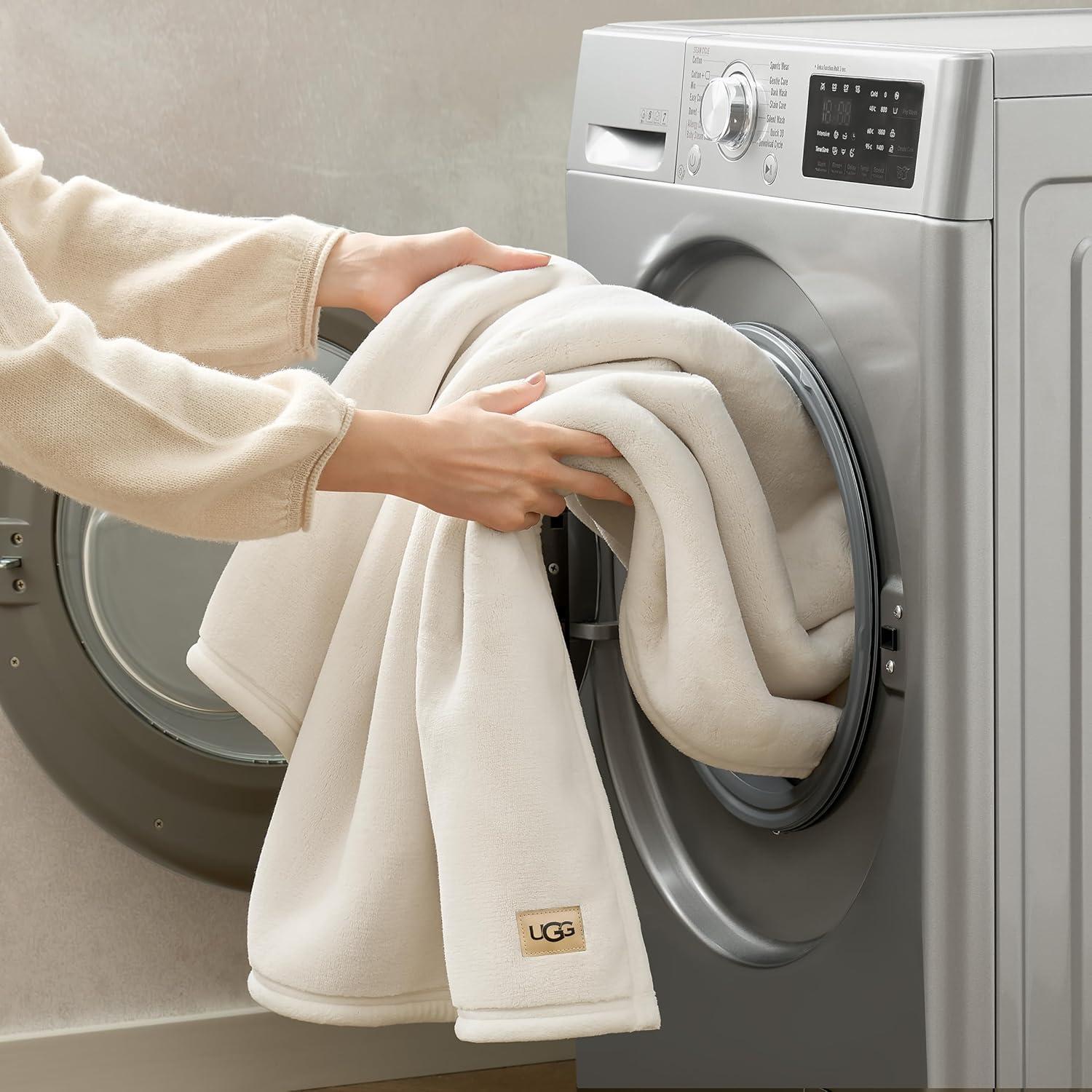 Manta UGG Coco Plush 127x178 cm - Forro Polar Suave Blanca